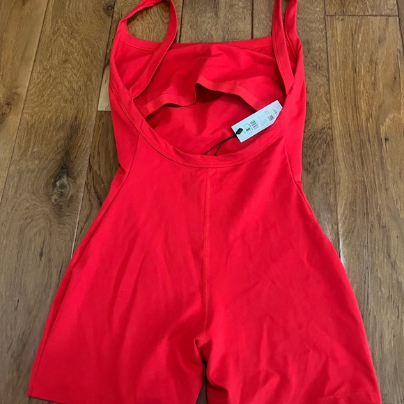 NWT Ally Low Back Active Romper - Picture 3 of 3
